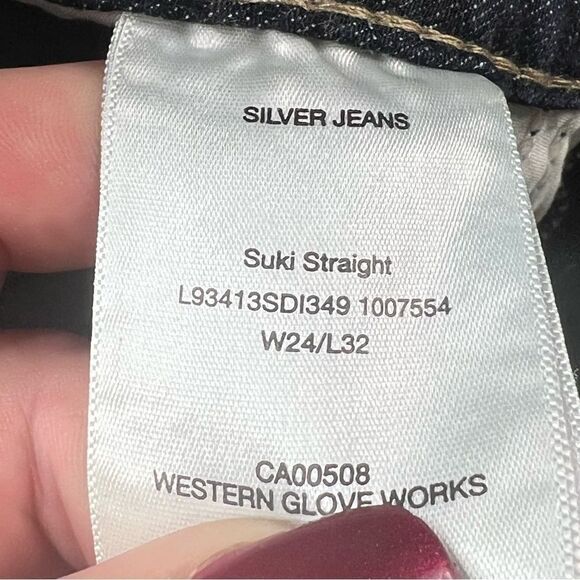 Silver | NWT Suki Curvy Fit Mid Rise Straight Leg Jeans - Picture 3 of 6
